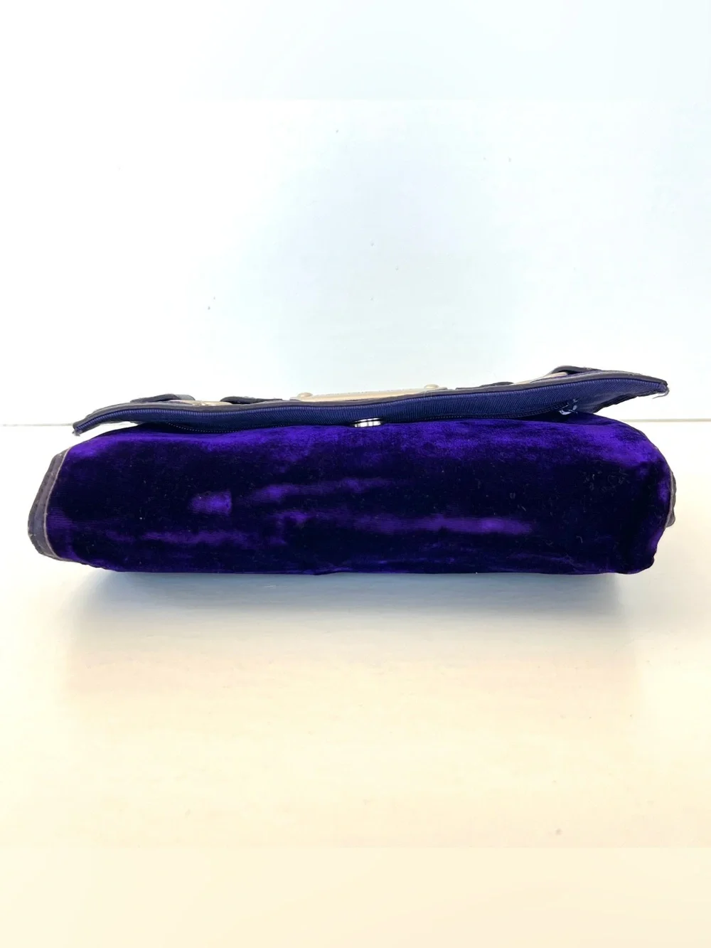 ISABELLA FIORE Purple Velvet Leather Trim Travel Makeup Accessories Cosmetic Bag
